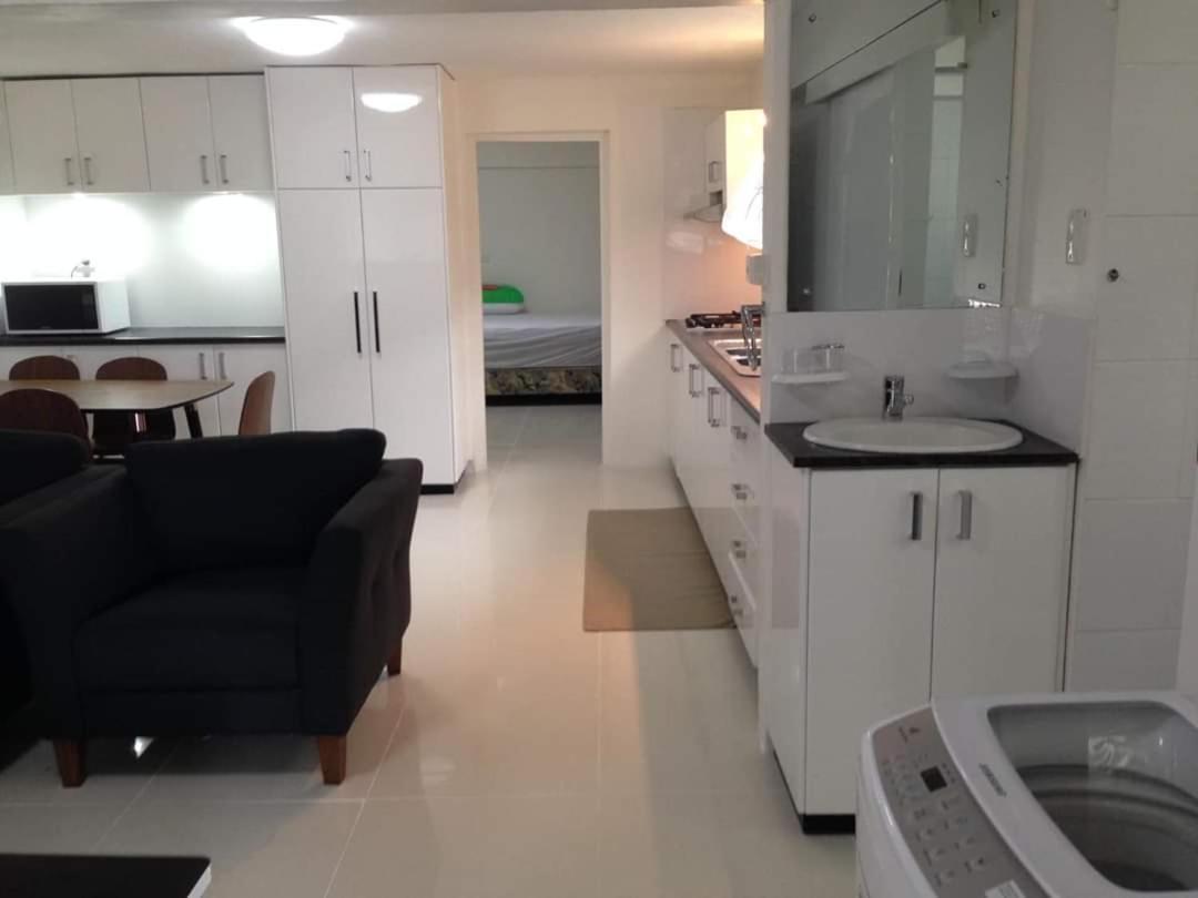 Mead Road Homestay Transfer And Tours Deluxe Flat 1 Bedroom 수바 외부 사진